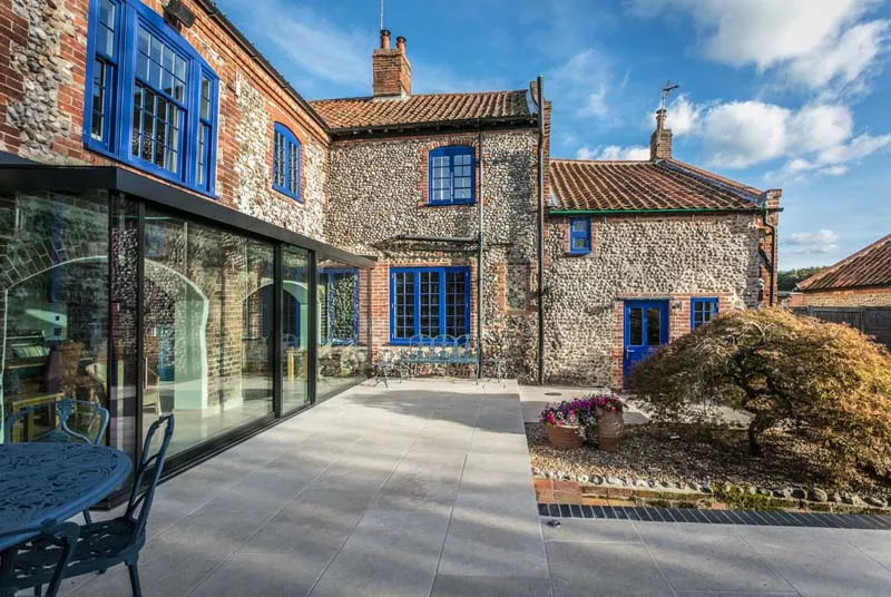 Top Signs Your Double-Glazed Windows Are Failing